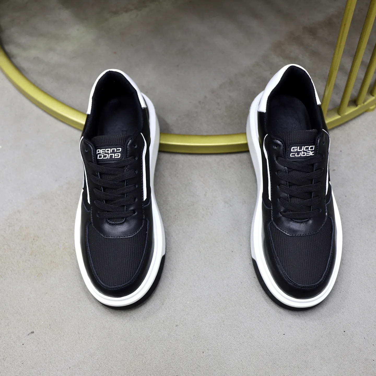 Ex-factory price: 462💰🙅‍♂️🙅‍♂️🙅‍♂️ Brand: GUCCI Standard code: 38-44 (45 customized) Grade: Same as the official website Material: Original material splicing Comfortable and breathable lining Lightweight and wear-resistant sports outsole Style category: Men's fashionable casual shoes Running sneakers Distinguished luxury brand elements Top luxury Color: actual picture color